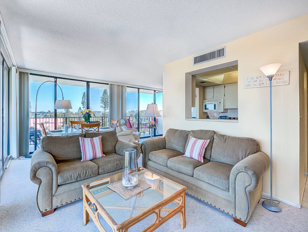 Siesta Key Vacation Rental Condo Walk To Beach Sleeps Six
